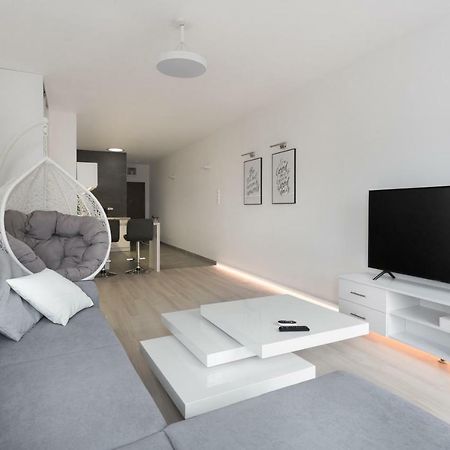 Lajsnij Sobie Apartment Познань Екстер'єр фото