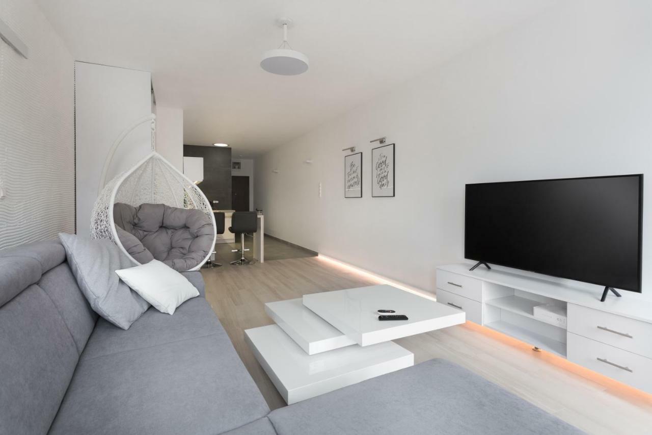 Lajsnij Sobie Apartment Познань Екстер'єр фото